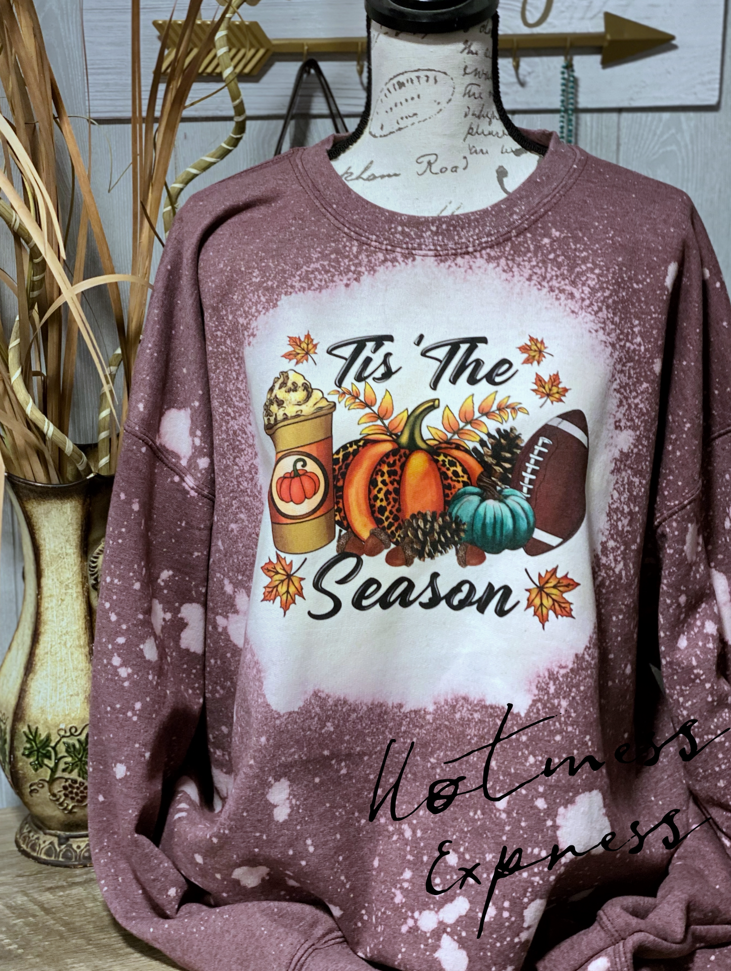Tis The Season Graphic Crewneck Sweatshirt