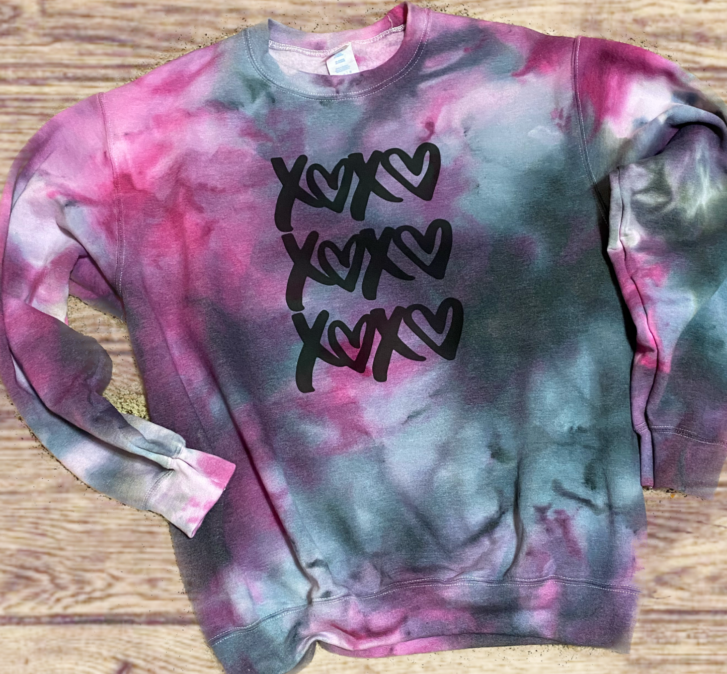 XOXO Valentine Graphic Crewneck Sweatshirt
